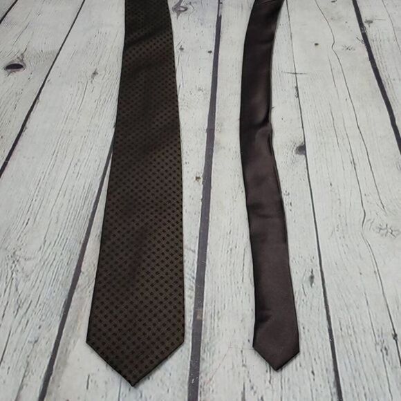 Michael Kors Brown Silk Geometric Silk Tie - Picture 5 of 7